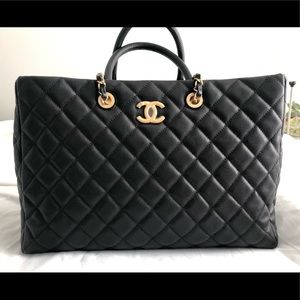 Barely used Classic Chanel Black Caviar Tote